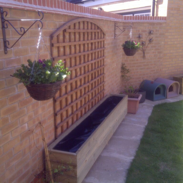 Bespoke Decking Planters (3)